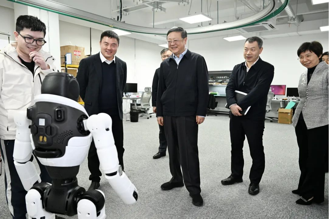 上海市委书记陈吉宁专题调研智元机器人